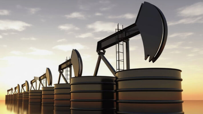 امریکی اور برطانوی خام تیل کی قیمتیں 4 فیصد سے زائد نیچے آگئیں