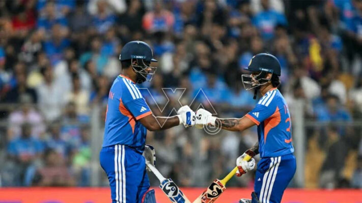 بھارت انگلینڈ کو شکست دے کر ٹی ٹوینٹی ورلڈ کپ کے فائنل میں پہنچ گیا