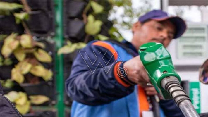 پاکستان میں ڈیزل کی قیمت میں 134 روپے 81 پیسے فی لیٹر کی کمی