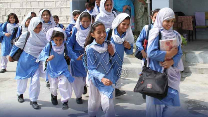 گرمیوں کی طویل چھٹیوں پر نجی اسکولز کے اعتراضات، حکومت کا تعلیمی کیلنڈر پر نظرِثانی کا عندیہ
