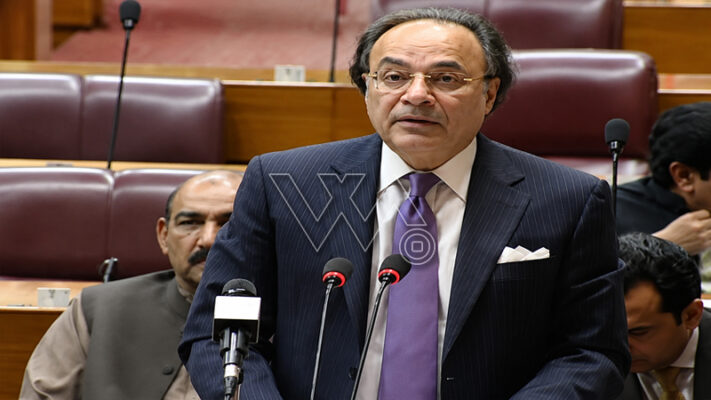 بجٹ کے اعداد و شمارمیں کوئی تبدیلی نہیں،صرف غلط تشریح کے نتیجے میں یہ تاثردیا گیا، وزیر خزانہ