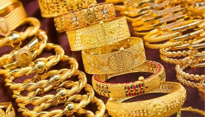 سونے کی فی تولہ قیمت میں 5 ہزار روپے سے زائد مزید اضافہ