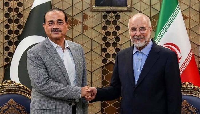 فیلڈمارشل عاصم منیر کی ایرانی  وزیر داخلہ سے ملاقات، خطے میں امن و استحکام پر گفتگو