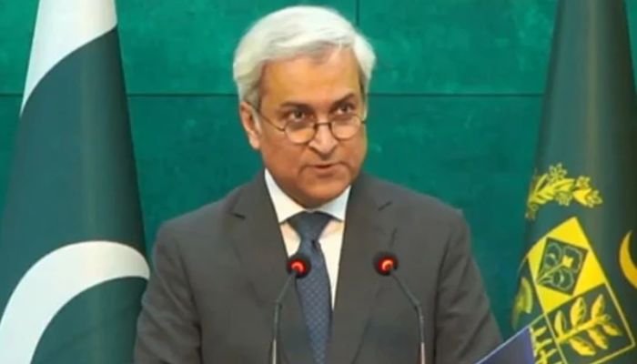 پاک ایران تجارت جاری ہے، تہران کیخلاف یکطرفہ پابندیوں پر عمل کے پابند نہیں، پاکستان