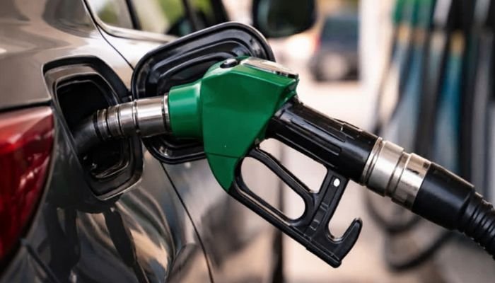 حکومت کا عوام پر ایک اور پیٹرول بم، قیمتوں میں پھر سے بڑا اضافہ