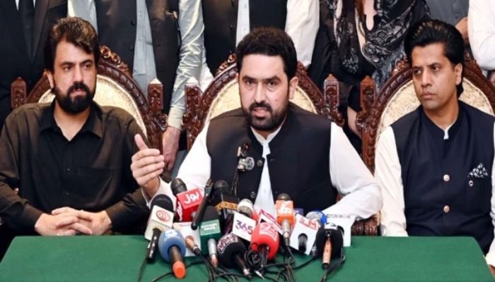وزیراعلیٰ خیبرپختونخوا کا لانگ مارچ ملتوی کرنے کا اعلان